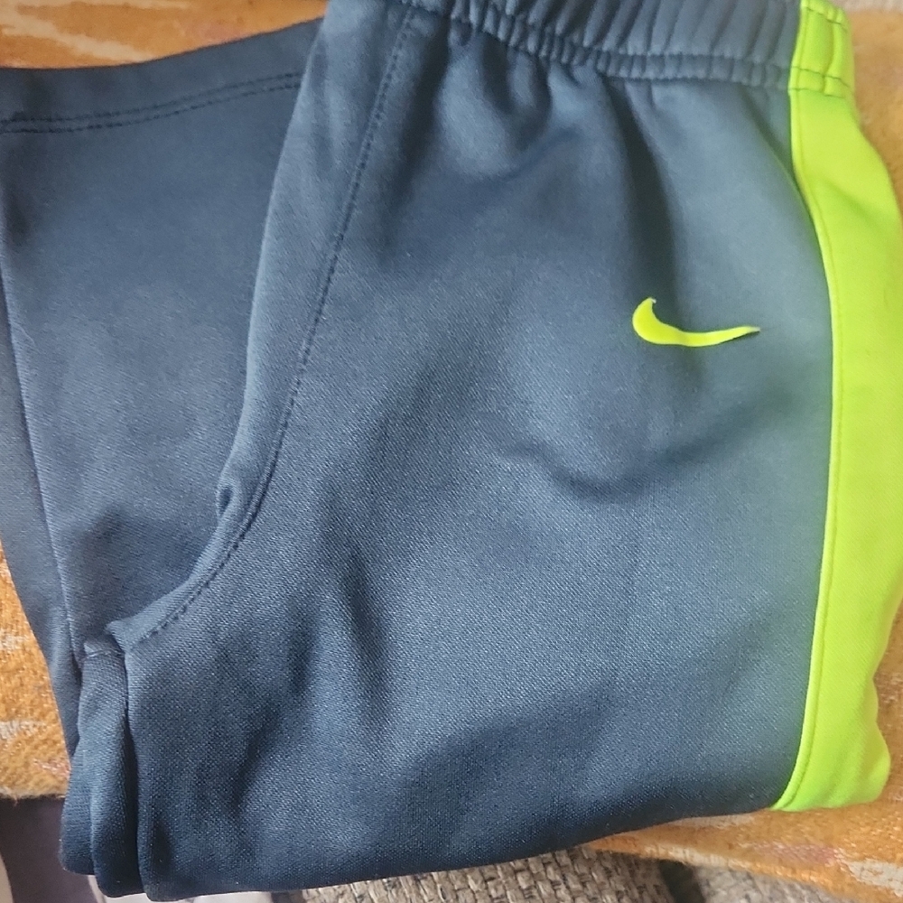 Nike Black and Green Sweatpants with Elastic Waistband